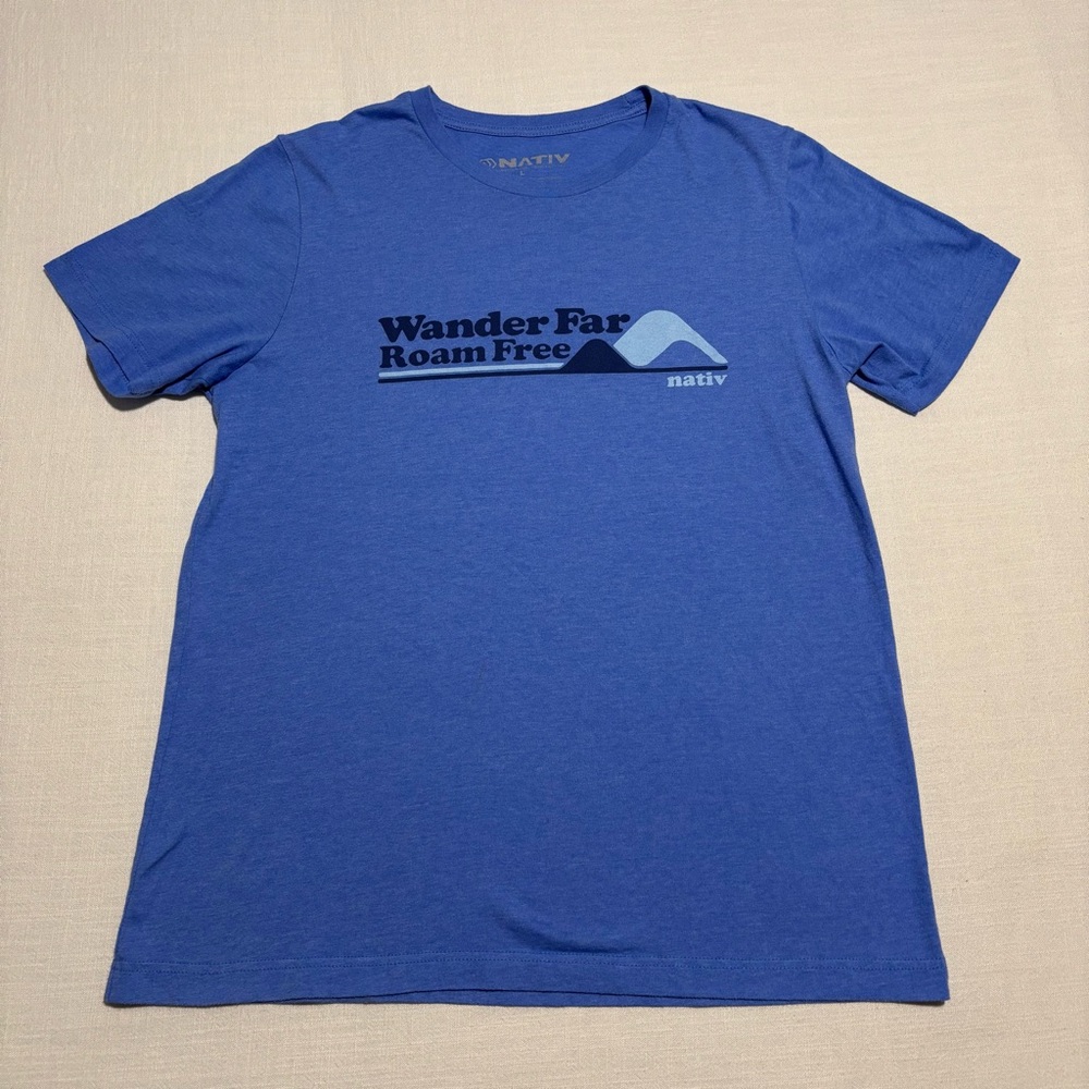 Men’s NATIV Wander Far Roam Free Short Sleeve Graphic T-Shirt | Blue | Large